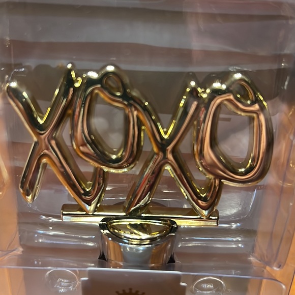 Wild eyed designs, one stopper, XOXO - Picture 2 of 2